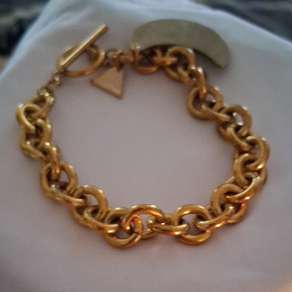 Serefina Elegant Gold Chain Bracelet
